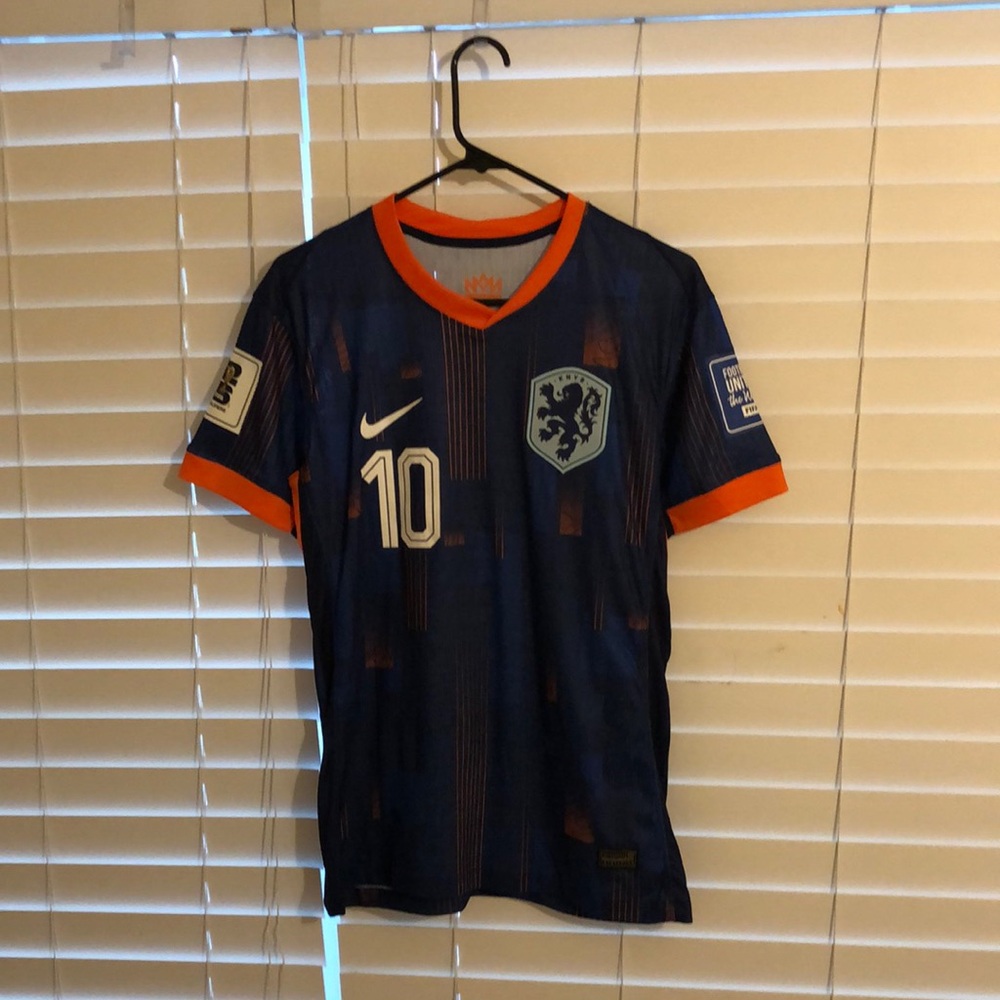 Netherlands 24/25 away jersey